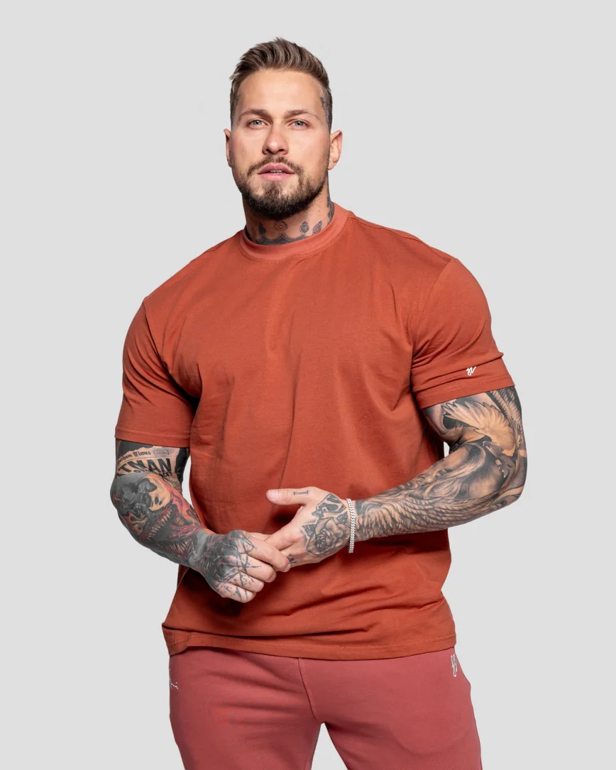 Pánske štýlové voľné tričko v koralovej farbe, pohodlné fitness tričko na cvičenie a voľný čas